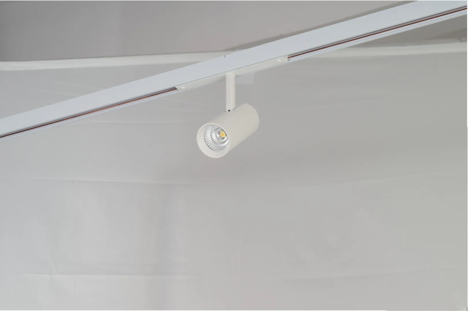 ALFA MAKITA TRACK MAGNETIC 7W CCT BLUETOOTH WH