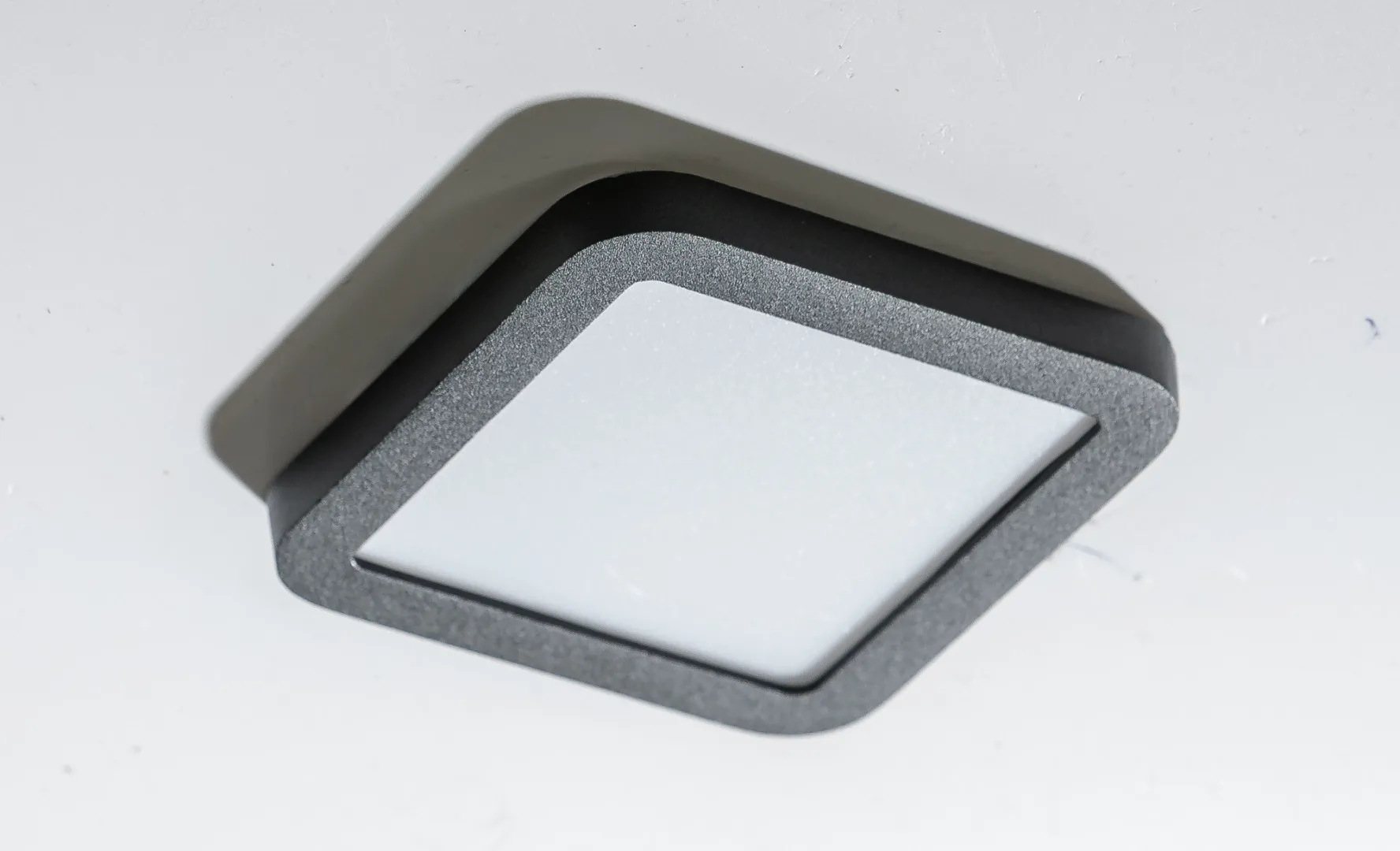 SLIM 9 SQUARE 4000K BLACK IP44